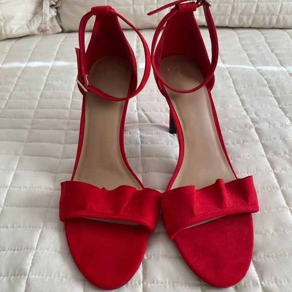 Red Ruffle Heels - Picture 4 of 9